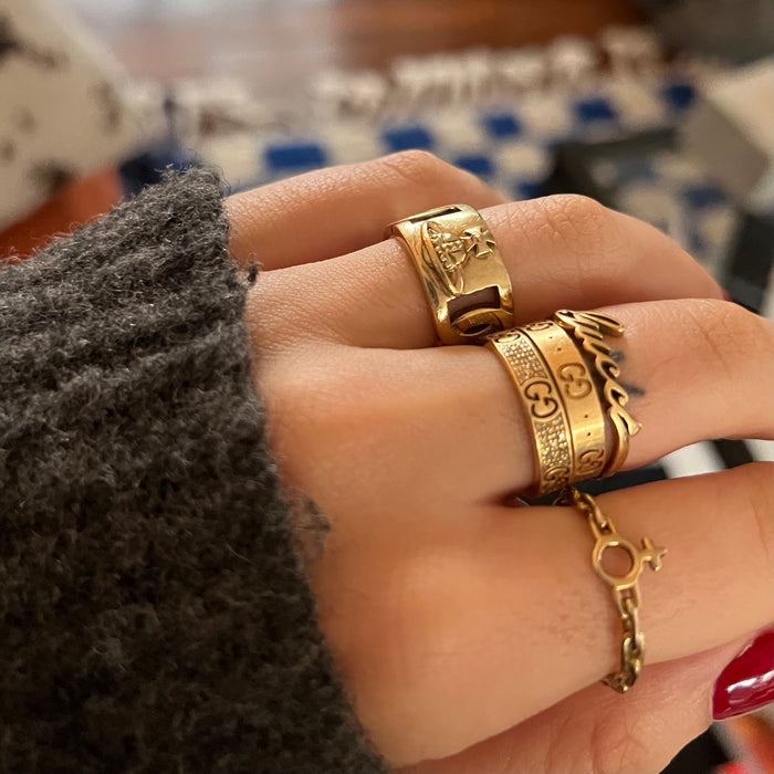 Vivienne Westwood gold chain ring