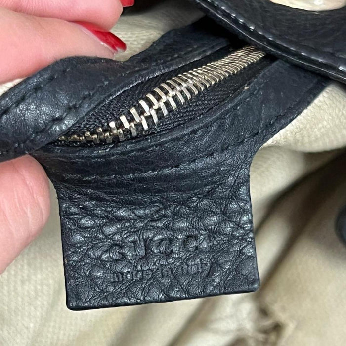 Gucci black leather soho chain bag