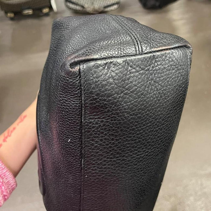 Gucci black leather soho chain bag