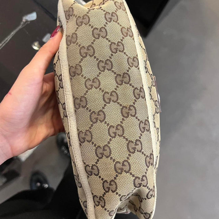 Gucci abbey shoulder bag in cream