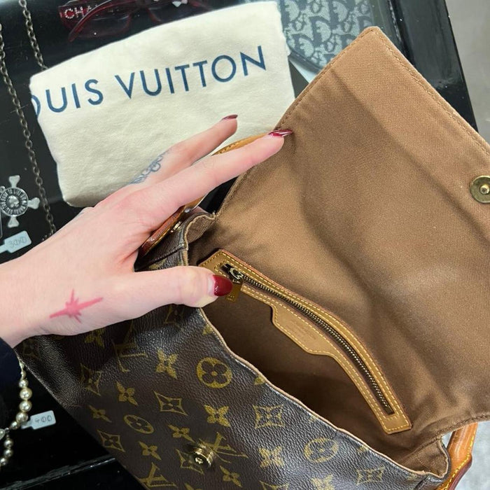 Louis Vuitton looping shoulder bag